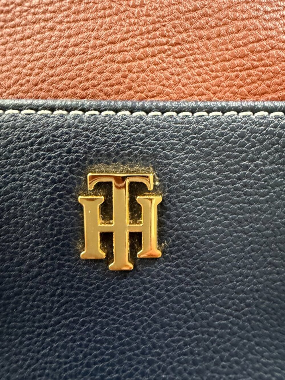 Tommy Hilfiger Navy Blue & Brown Crossbody Bag Gold Logo Crossbody Purse - Picture 2 of 13